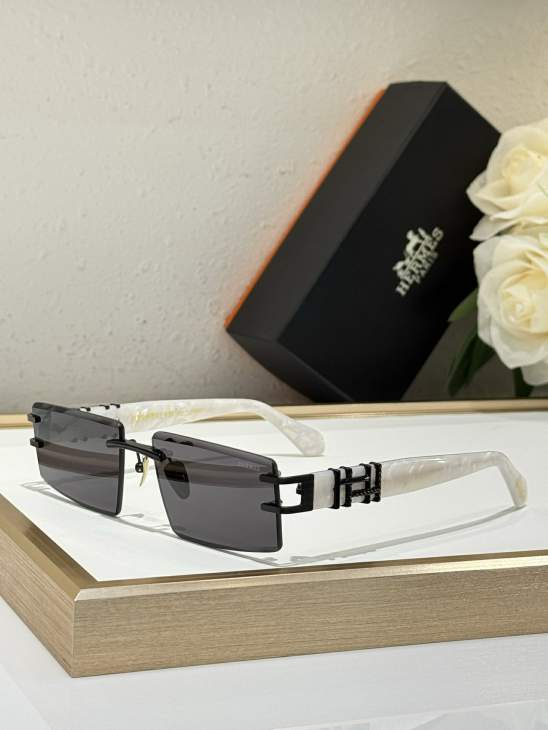 Picture of Hermes Sunglasses _SKUfw72123711fw